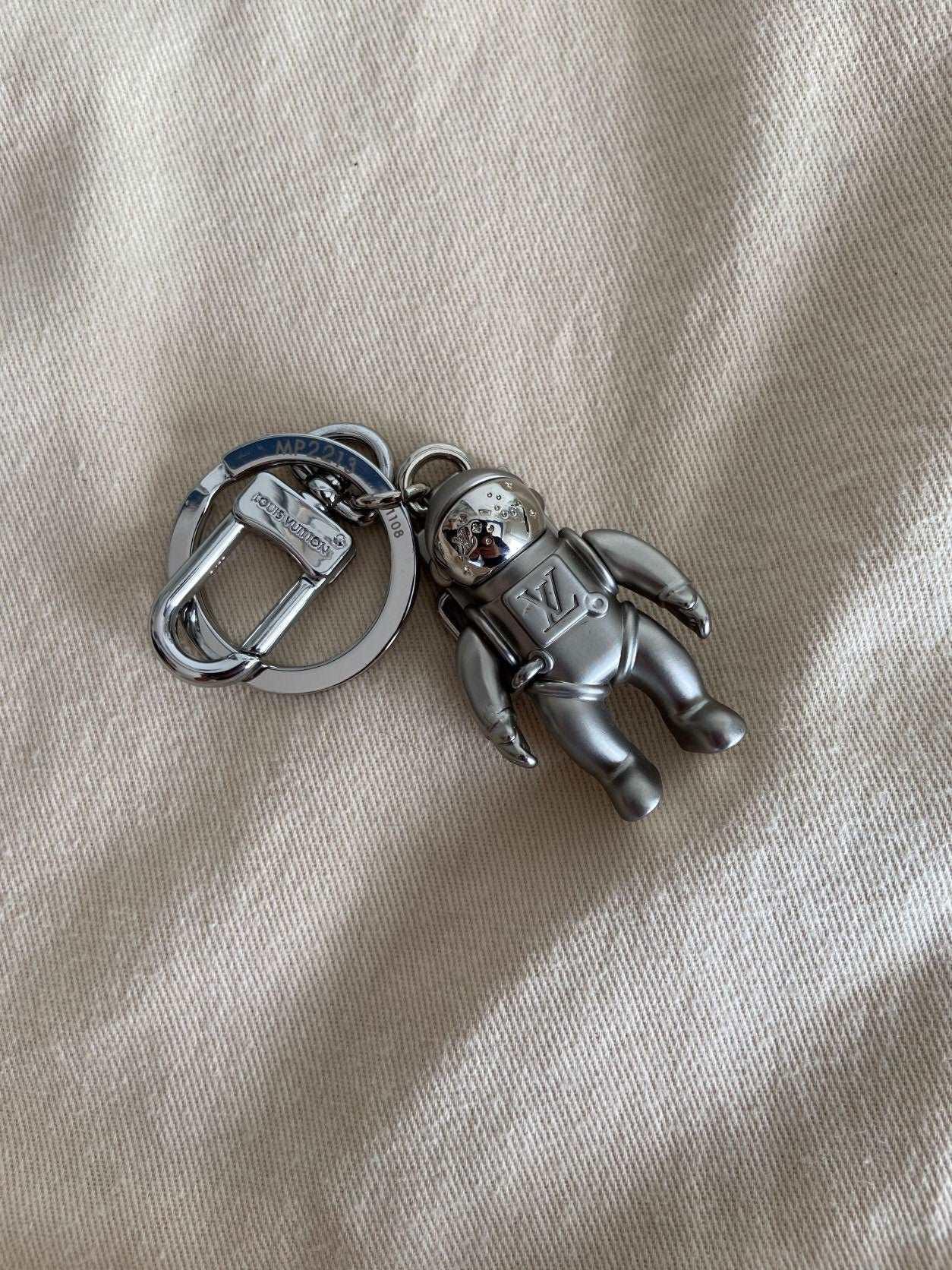 Louis vuitton sale spaceman keychain