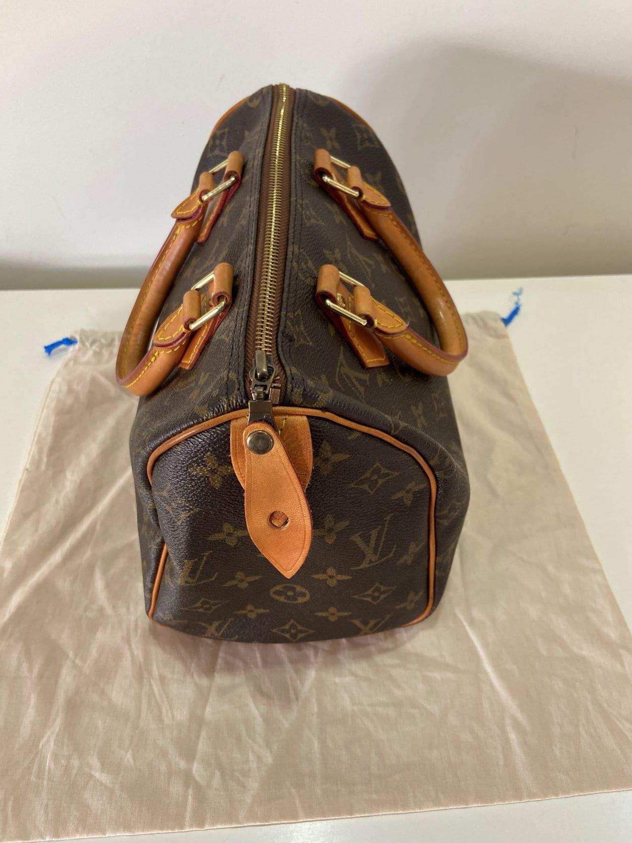 Authentic Louis Vuitton Monogram Speedy 25 Handbag - Tracesilver