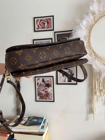 Louis Vuitton Monogram POCHETTE METIS Handbag For Women LVV - Tracesilver